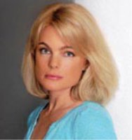 Erika Eleniak  2