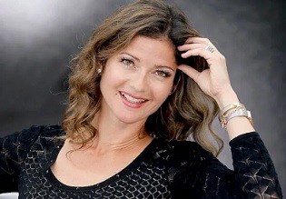 Jill Hennessy 4